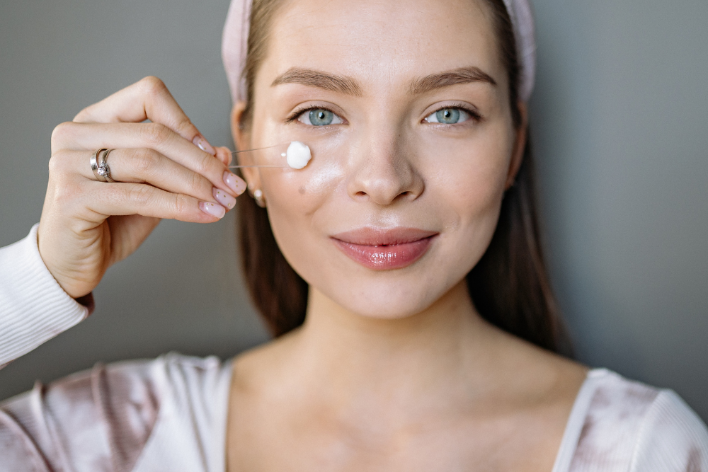 how to apply sudocrem on face