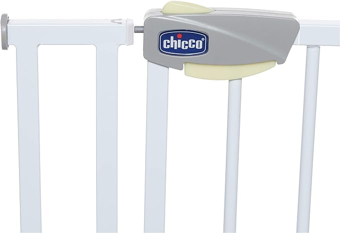 Chicco Nightlight Door Gate - White