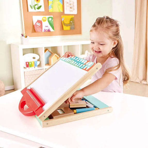 Hape store go easel