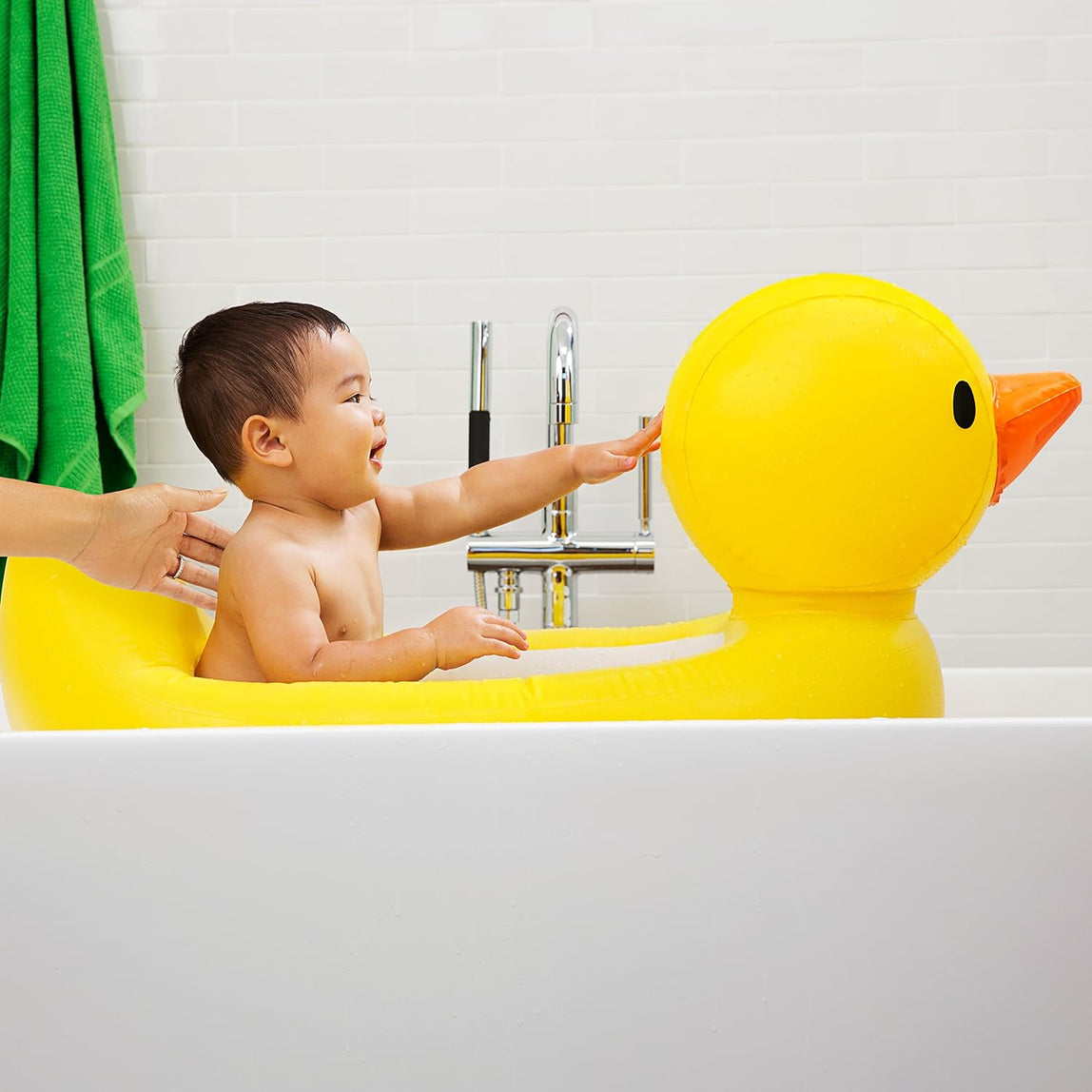 Munchkin White Hot® Inflatable Duck Tub - MamaApp
