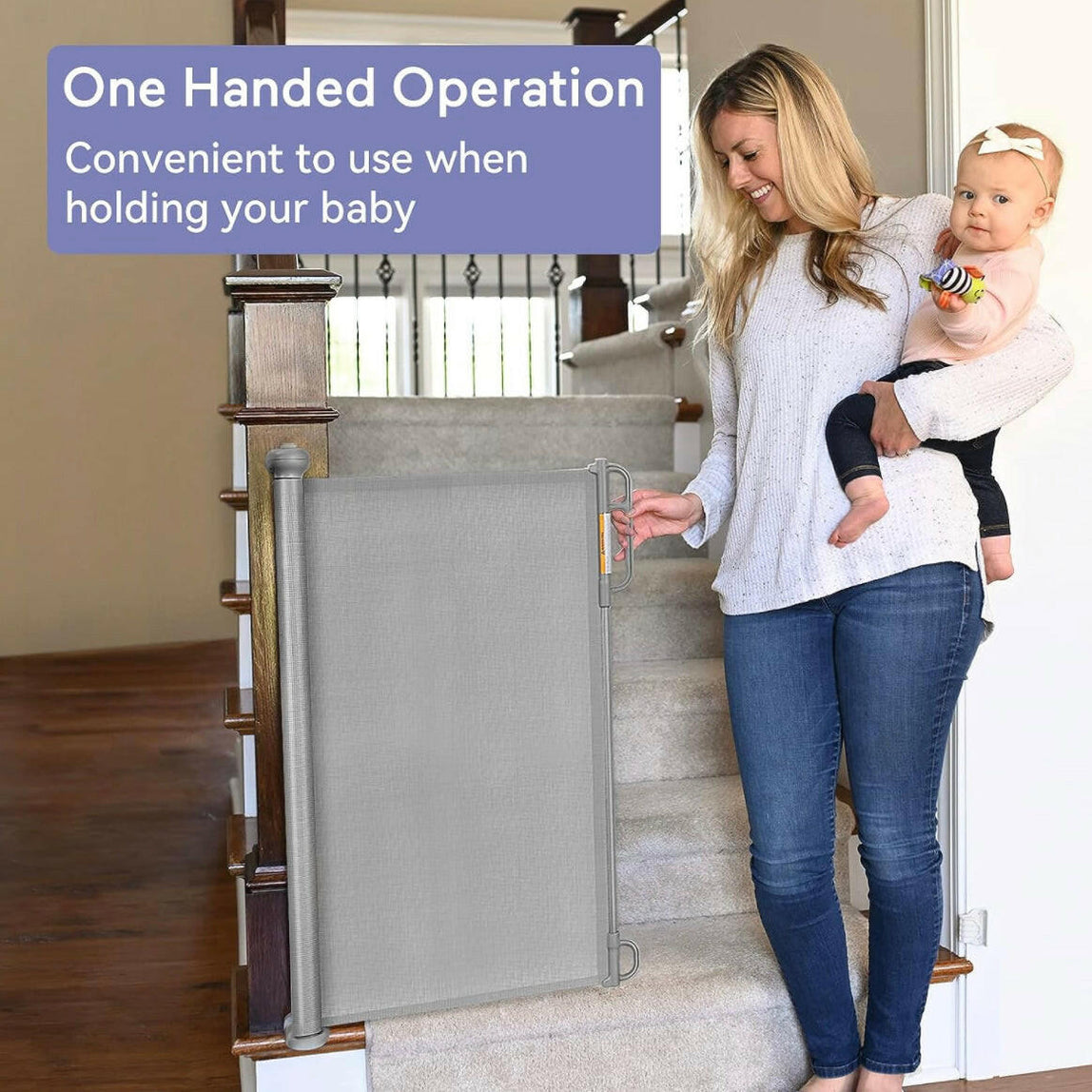 Momcozy retractable baby gate 140cm