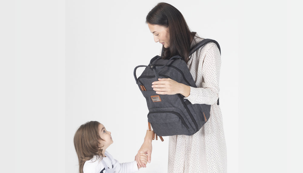 مون- شنطة ظهر للحفاضات- رمادي غامق