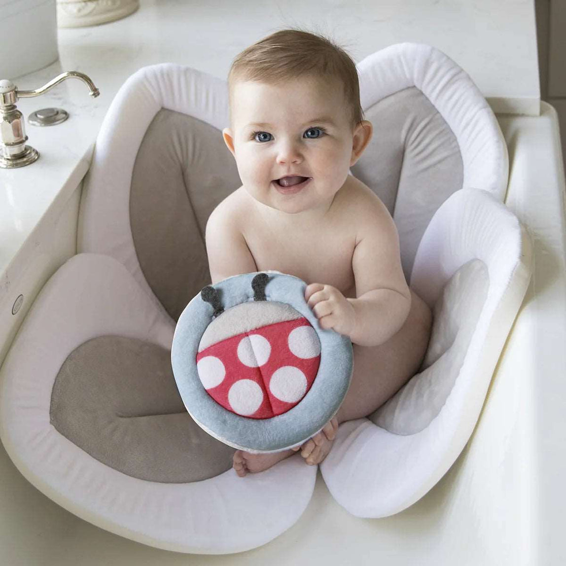 Blooming Baby Bath Scrubbie - Washcloth - MamaApp