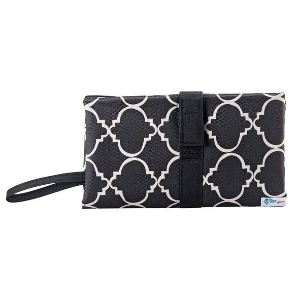 The First Years Changing Clutch - Black Quatro