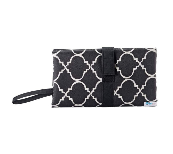 The First Years Changing Clutch - Black Quatro